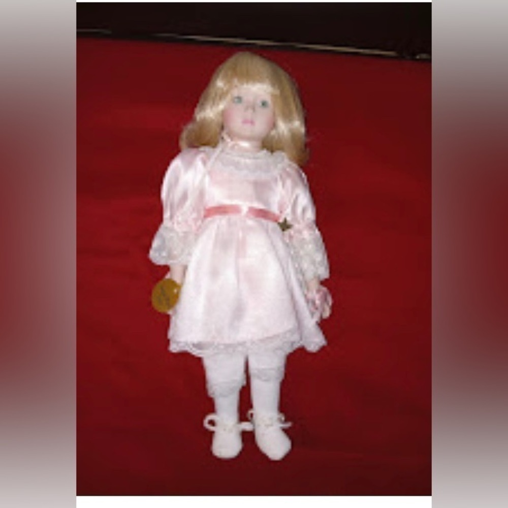 1989 INTERNATIONAL COLLECTORS SOCIETY SUGAR PLUM FAIRY PORCELAIN DOLL!